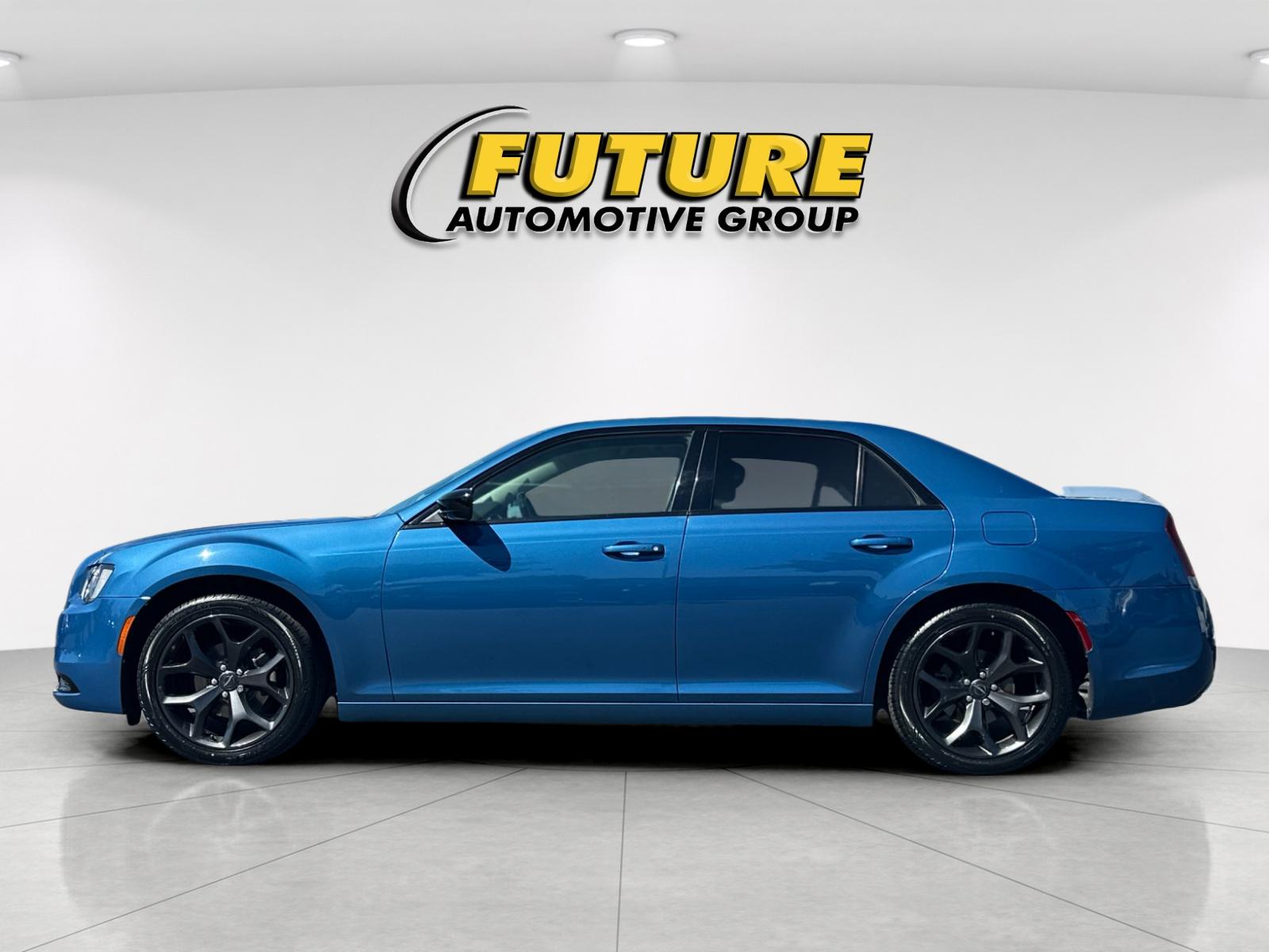 Used 2020 Blue Chrysler Touring image 6