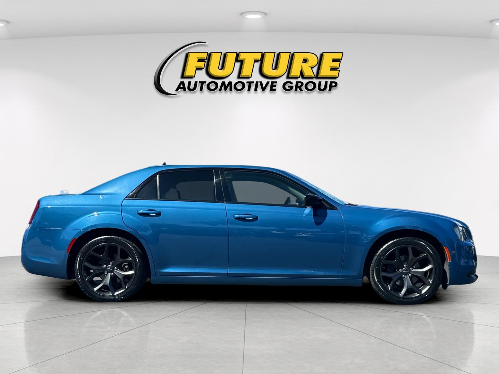 Used 2020 Blue Chrysler Touring image 2