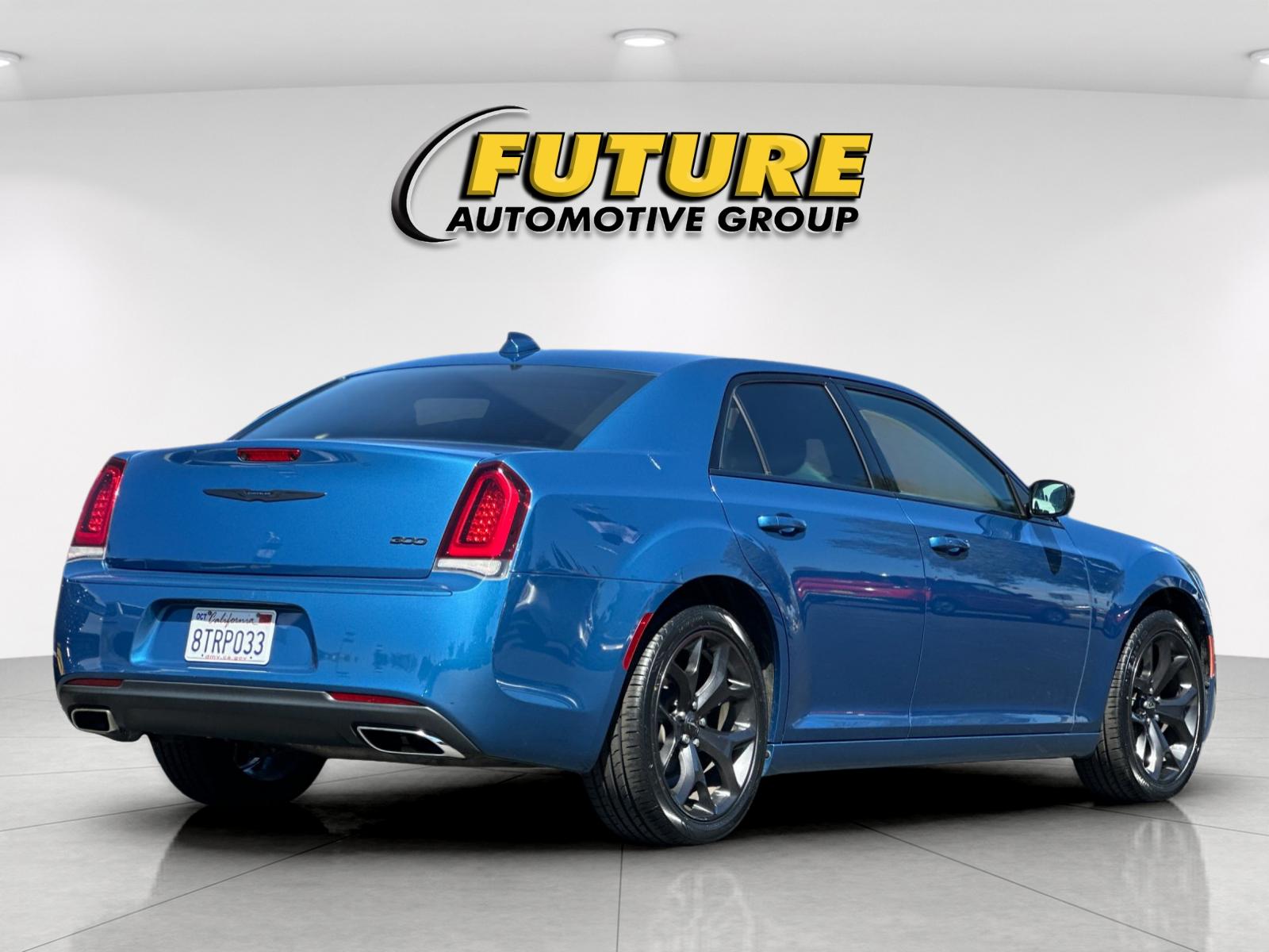 Used 2020 Blue Chrysler Touring image 3