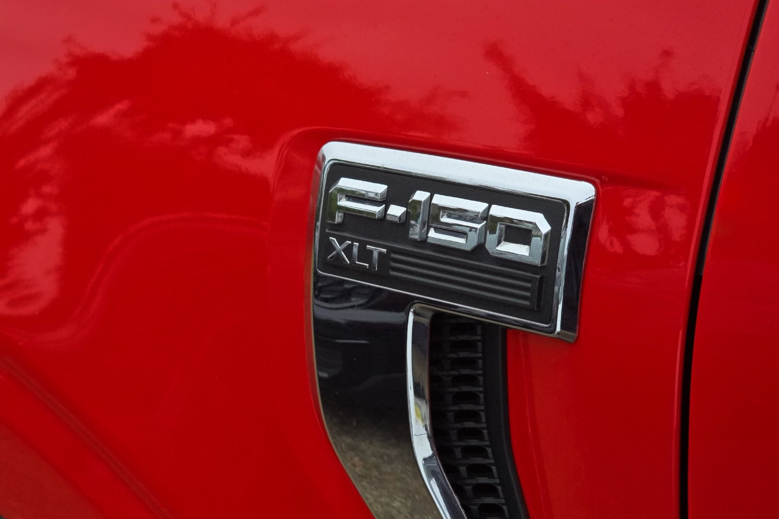 Used 2023 Red Ford XLT image 21