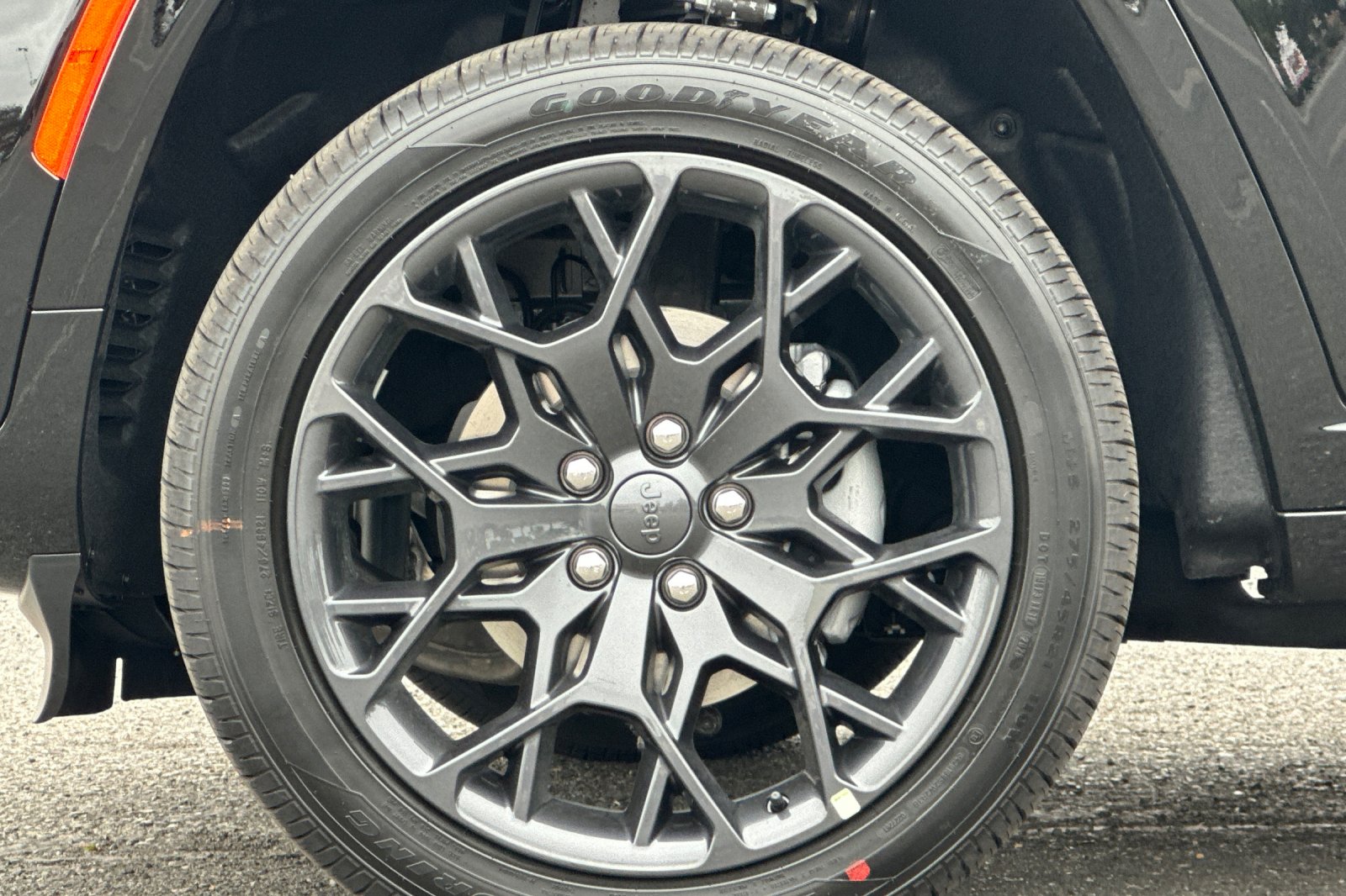 New 2026 Diamond Black Crystal Pearl-Coat Exterior Paint Jeep Summit image 25