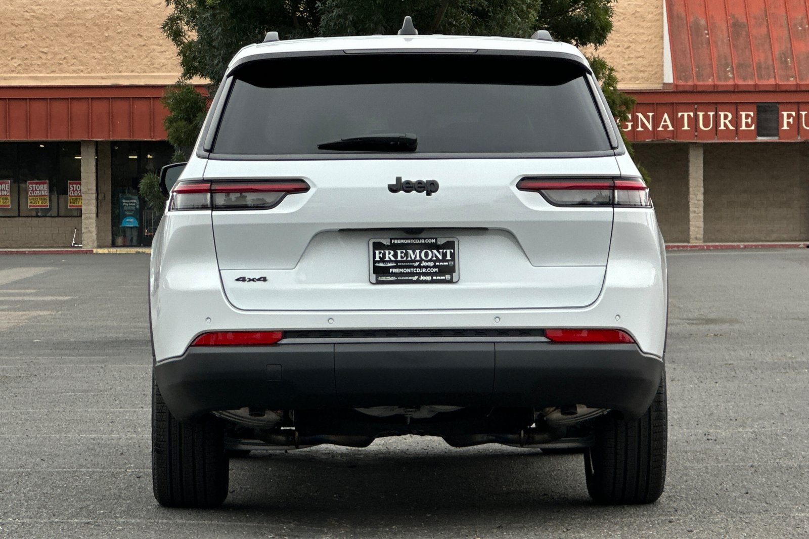 New 2026 Bright White Clearcoat Jeep Limited image 4