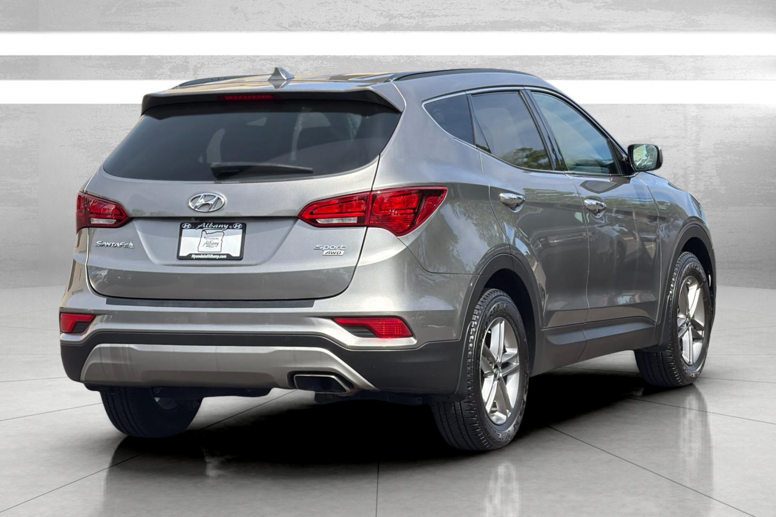 Used 2018 Mineral Gray Hyundai 2.4L image 4