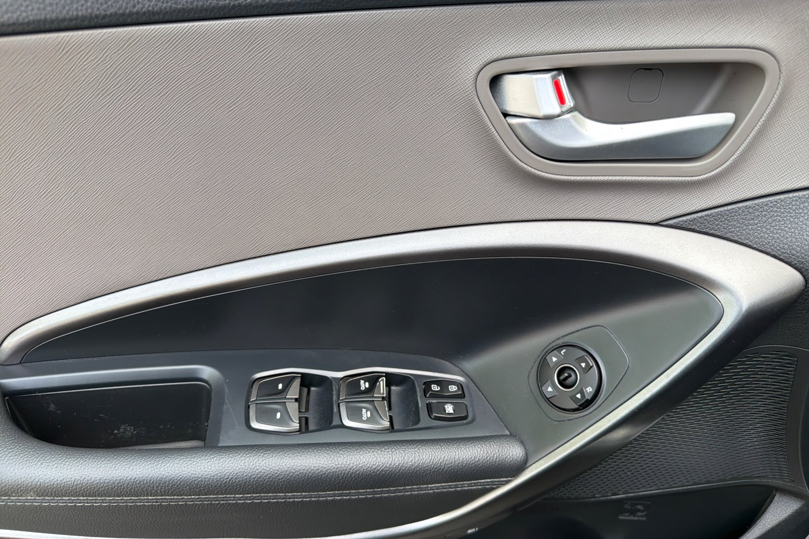Used 2018 Mineral Gray Hyundai 2.4L image 8