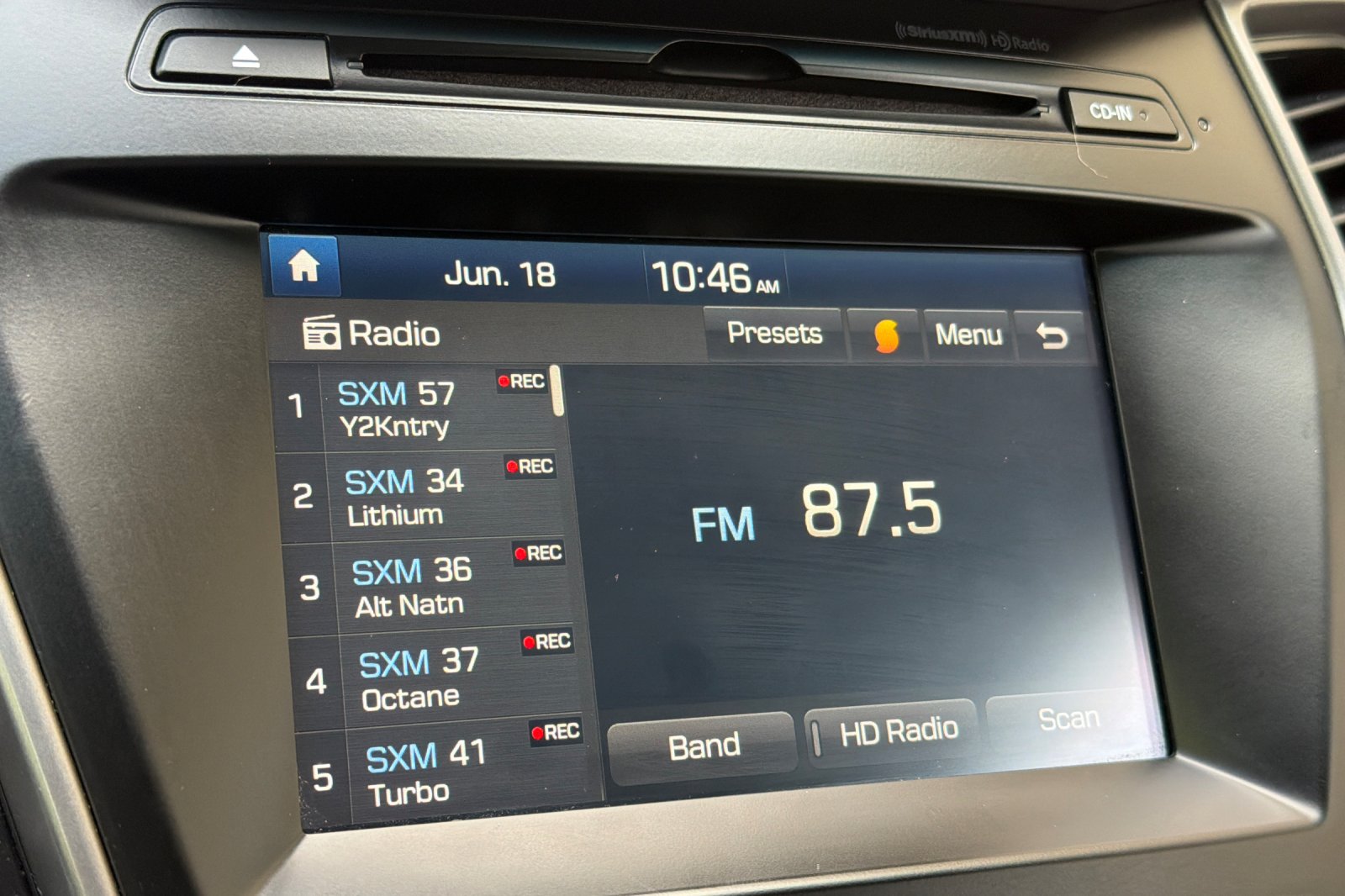 Used 2018 Mineral Gray Hyundai 2.4L image 15