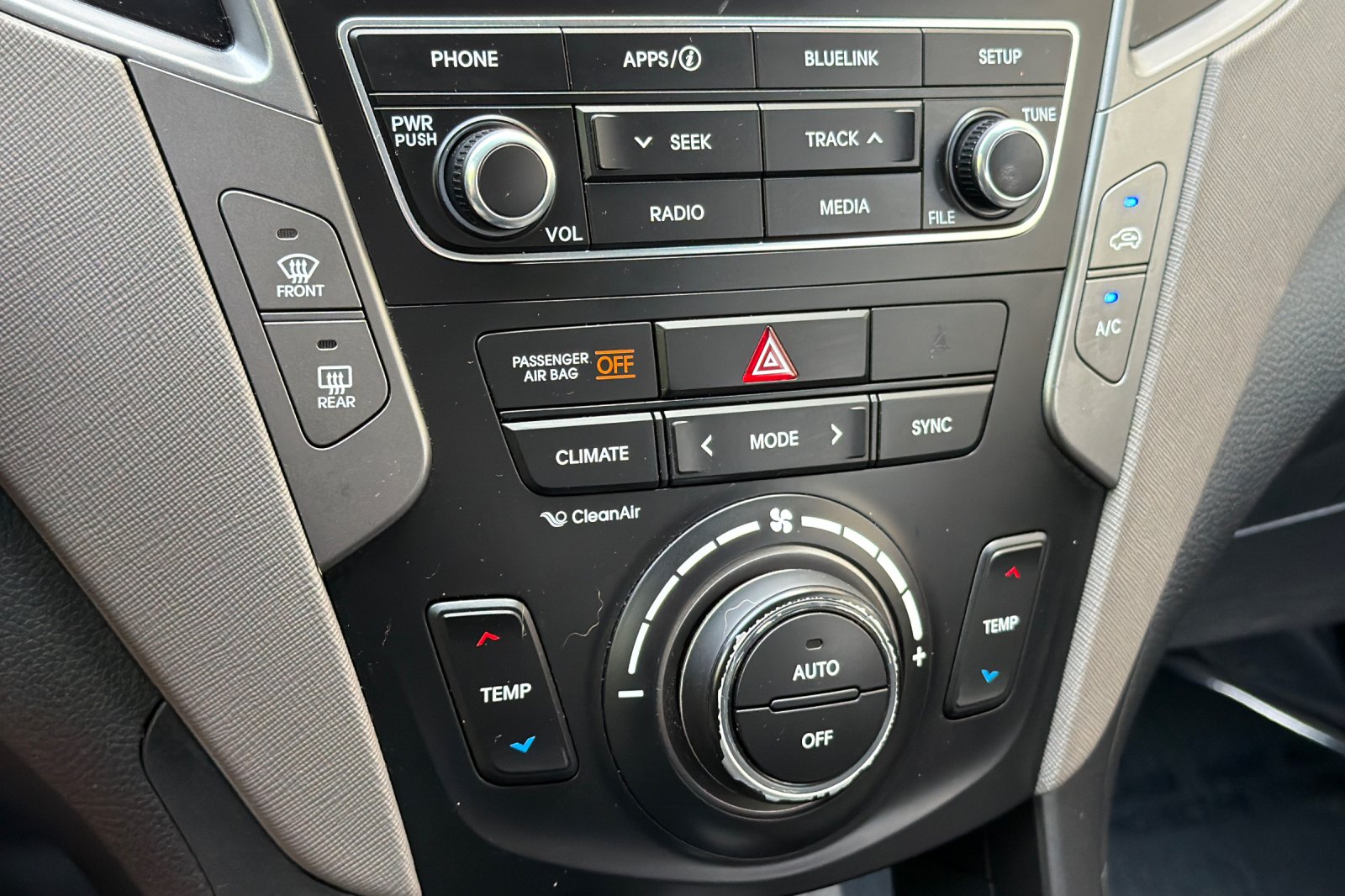 Used 2018 Mineral Gray Hyundai 2.4L image 17