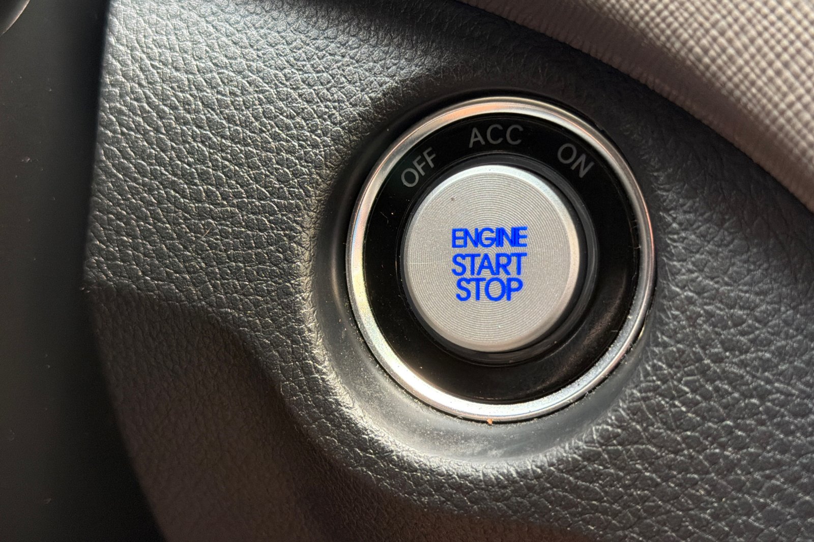 Used 2018 Mineral Gray Hyundai 2.4L image 19