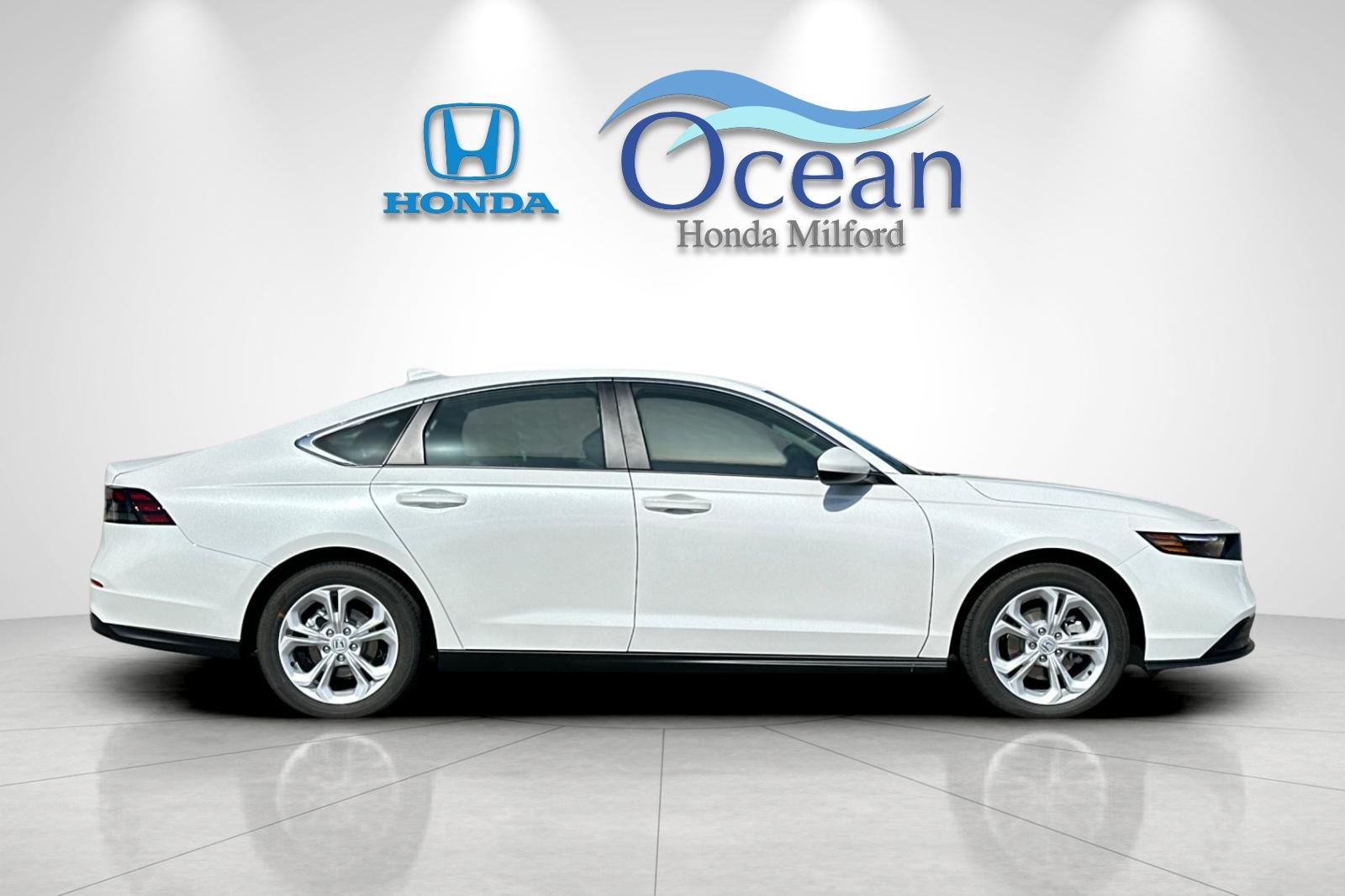 New 2026 Platinum White Pearl Honda LX image 6