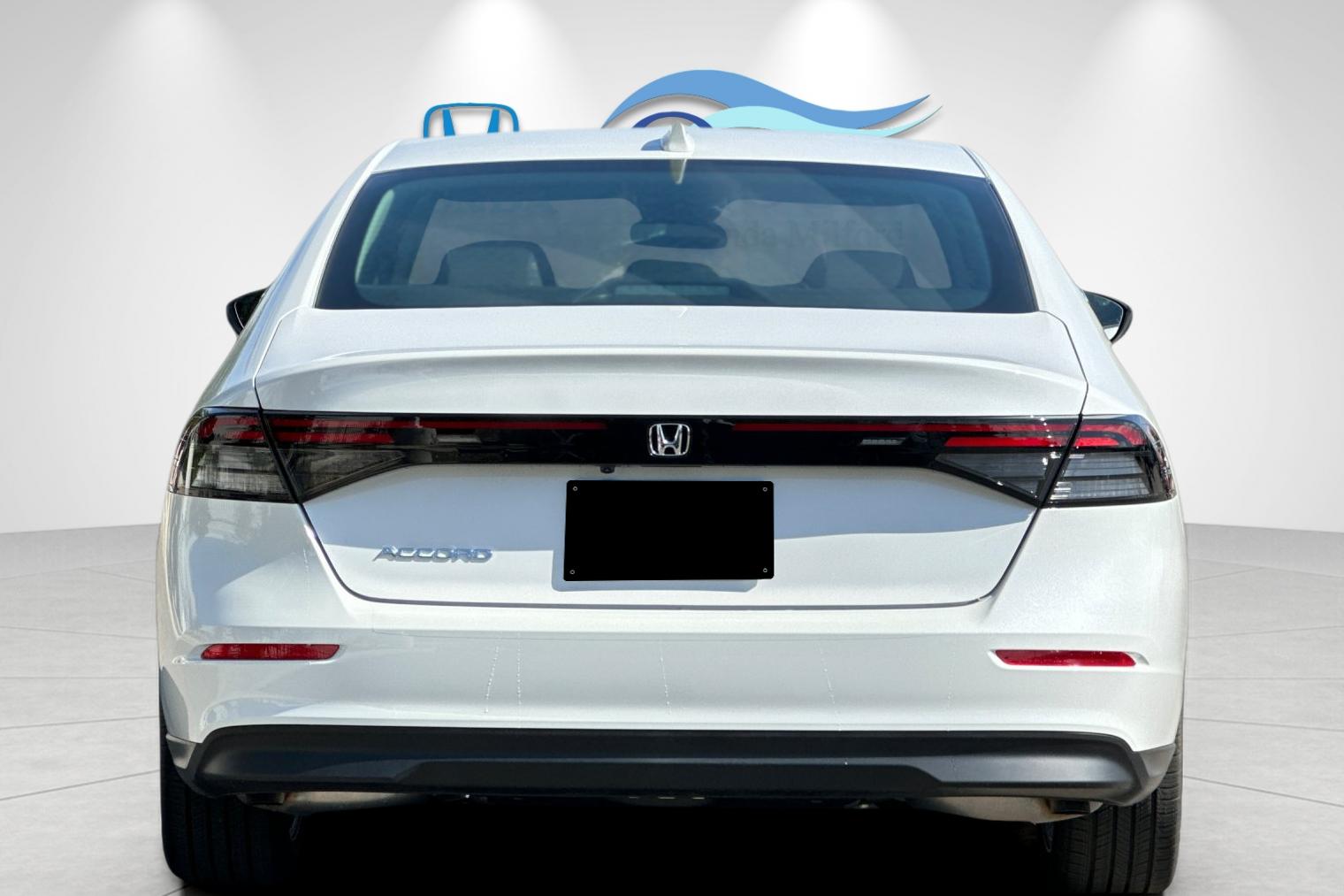 New 2026 Platinum White Pearl Honda LX image 4