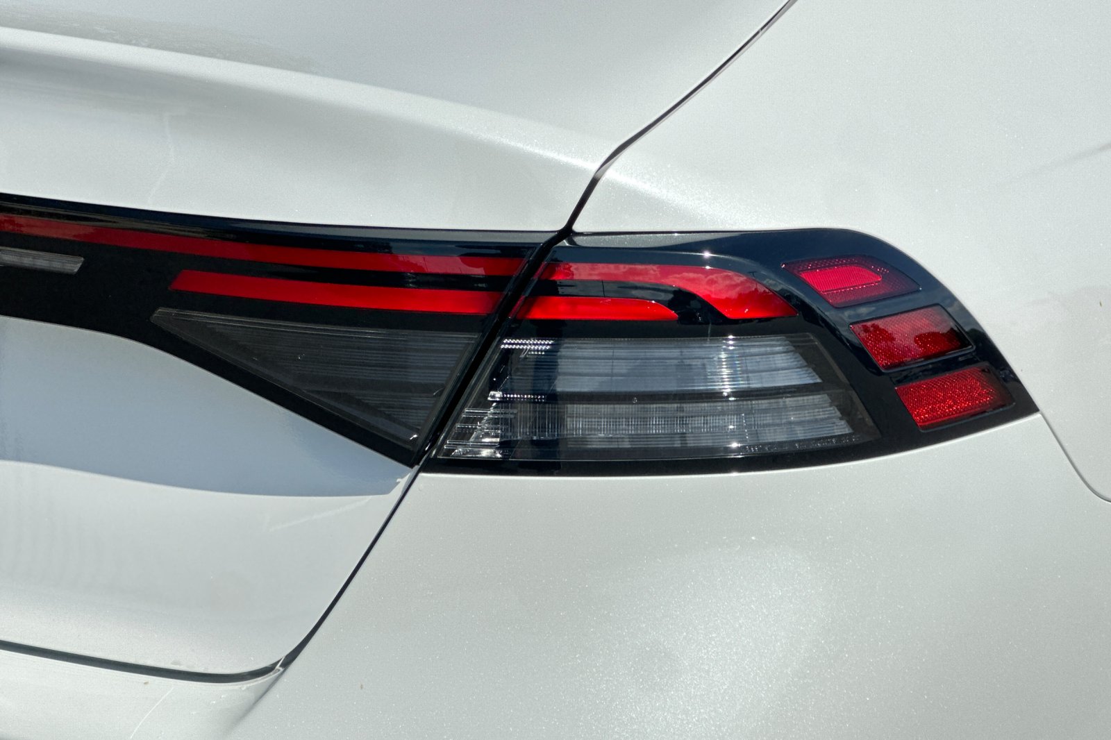New 2026 Platinum White Pearl Honda LX image 29