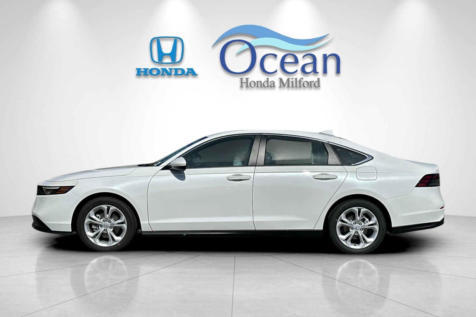 New 2026 Platinum White Pearl Honda LX image 2