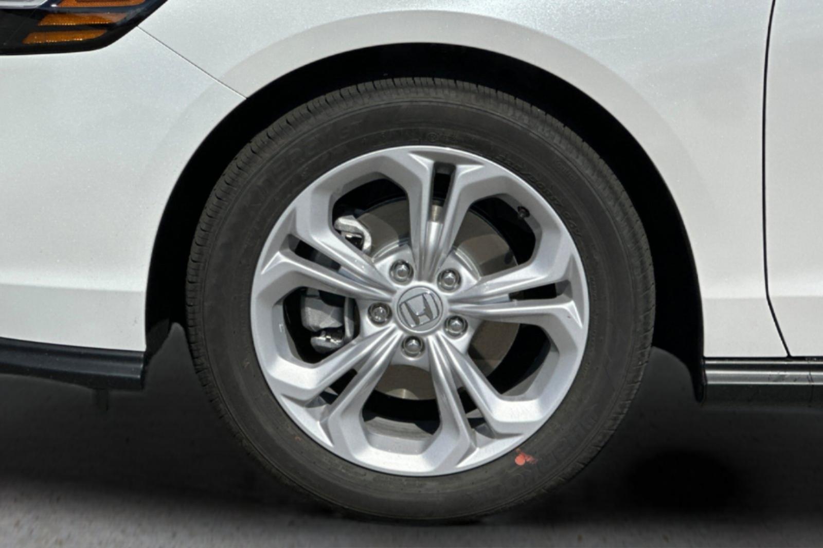 New 2026 Platinum White Pearl Honda LX image 30