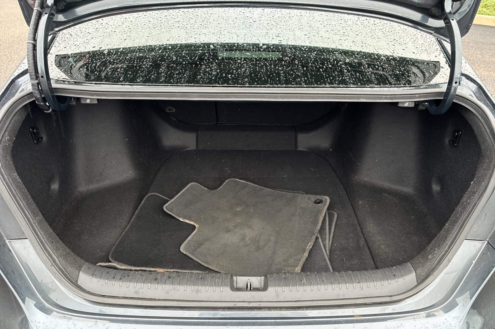 Used 2025 Meteorite Gray Metallic Honda SE image 18
