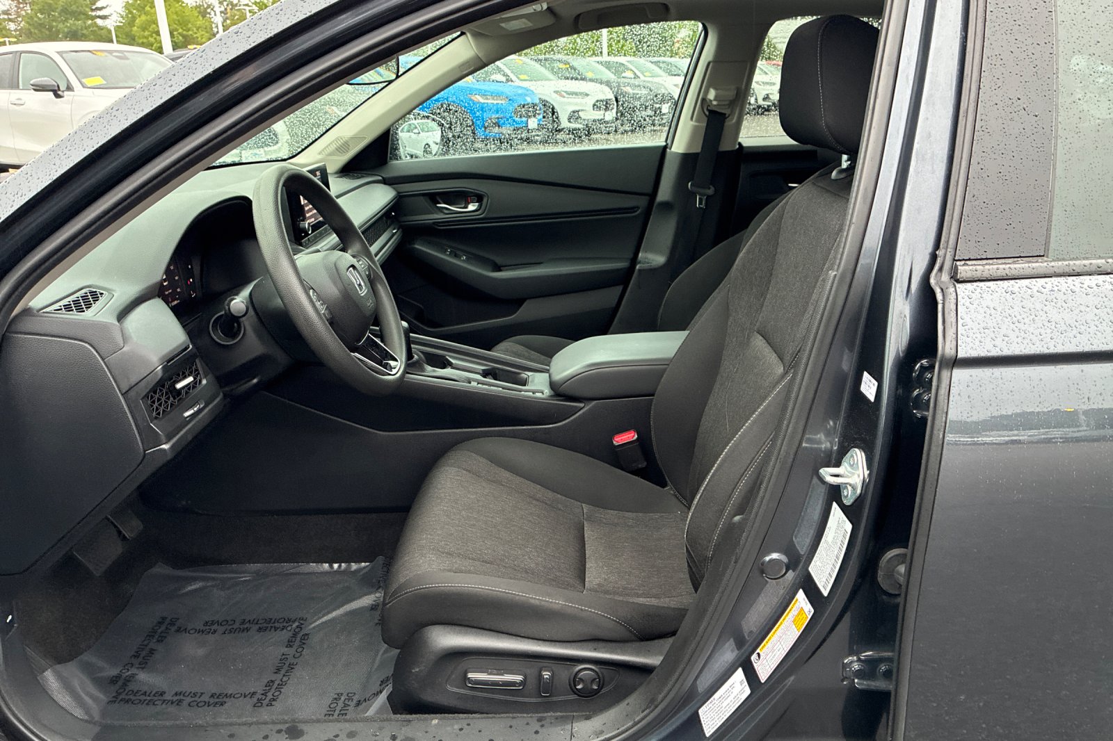 Used 2025 Meteorite Gray Metallic Honda SE image 9