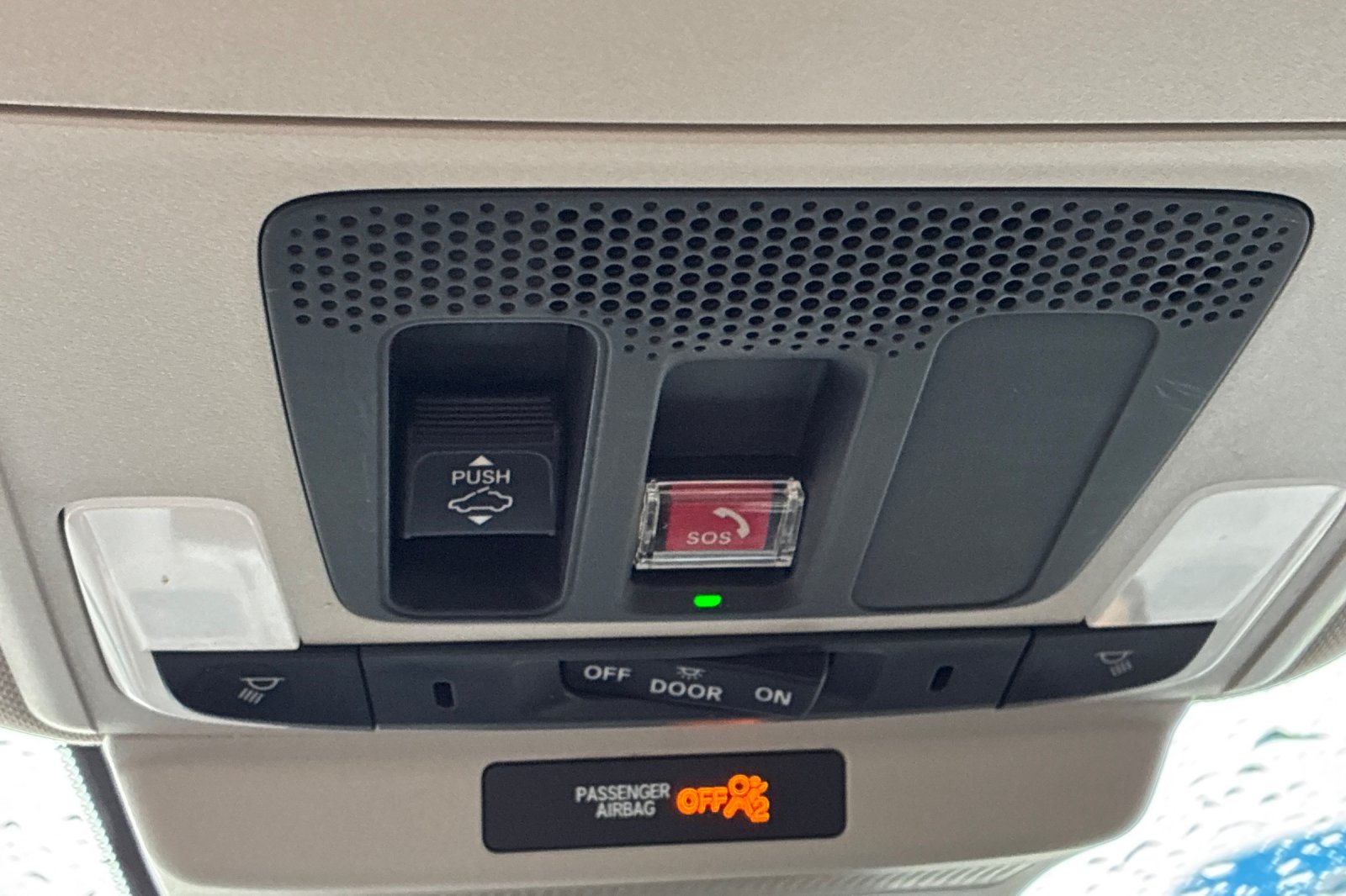 Used 2025 Meteorite Gray Metallic Honda SE image 34