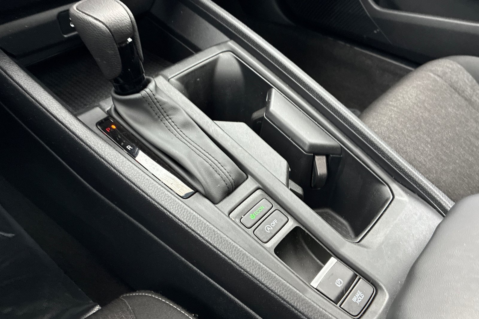 Used 2025 Meteorite Gray Metallic Honda SE image 24