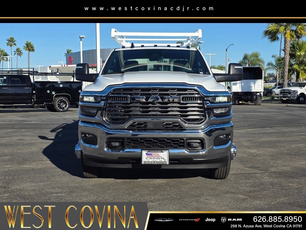 New 2026 Bright White Clear-Coat Exterior Paint RAM Tradesman image 2