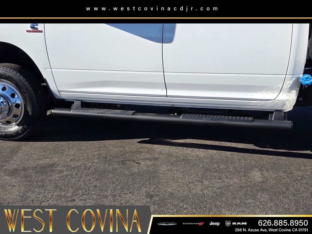 New 2026 Bright White Clear-Coat Exterior Paint RAM Tradesman image 10