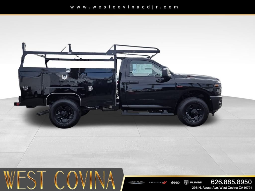 New 2026 Diamond Black Crystal Pearl-Coat Exterior Paint RAM Tradesman image 4