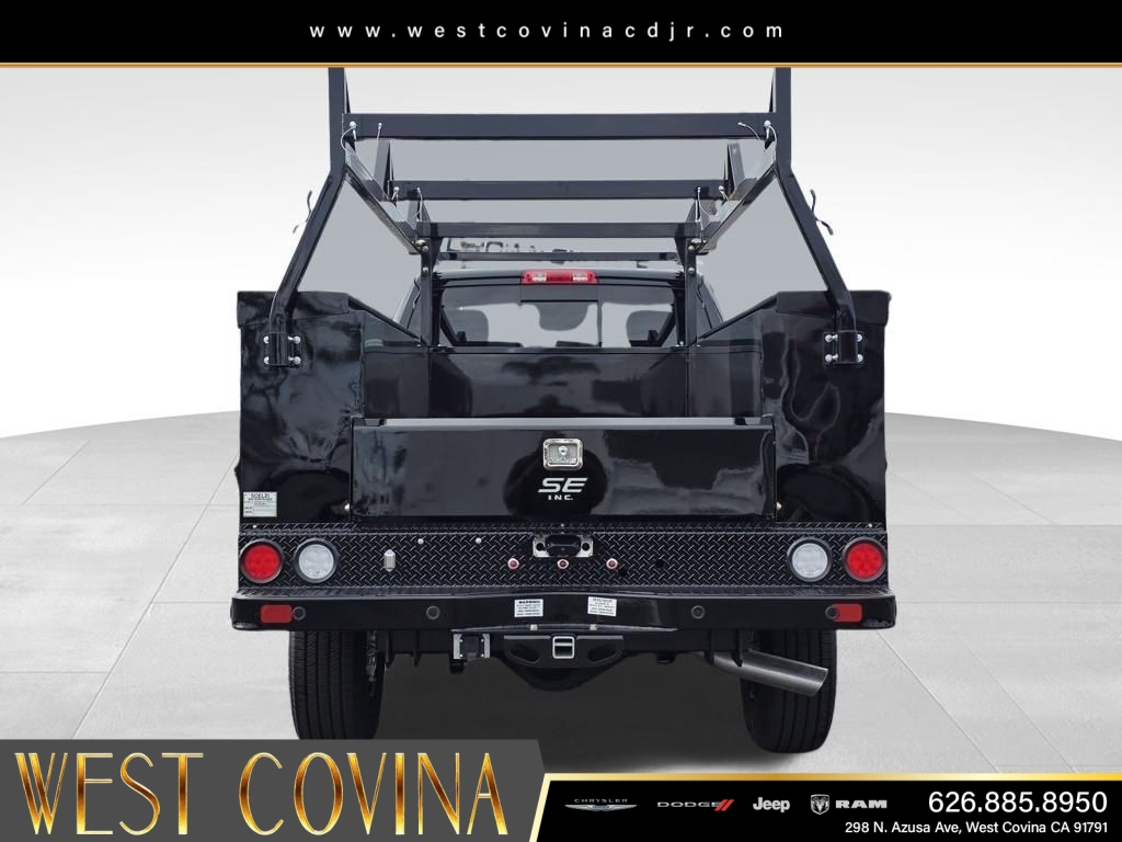 New 2026 Diamond Black Crystal Pearl-Coat Exterior Paint RAM Tradesman image 6