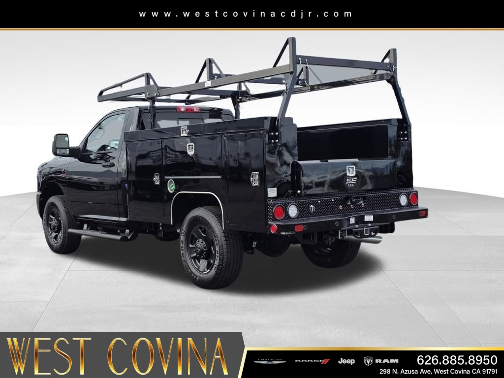 New 2026 Diamond Black Crystal Pearl-Coat Exterior Paint RAM Tradesman image 7