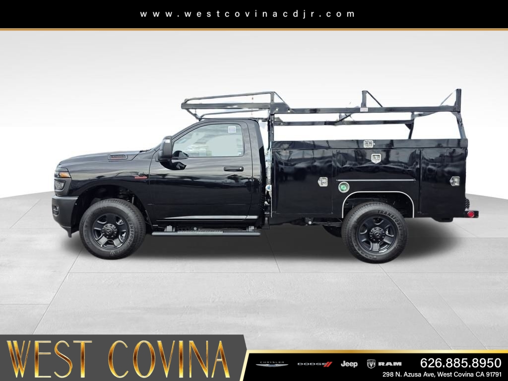 New 2026 Diamond Black Crystal Pearl-Coat Exterior Paint RAM Tradesman image 8