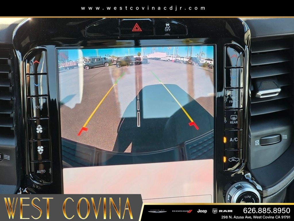 New 2026 Diamond Black Crystal Pearl-Coat Exterior Paint RAM Tradesman image 18