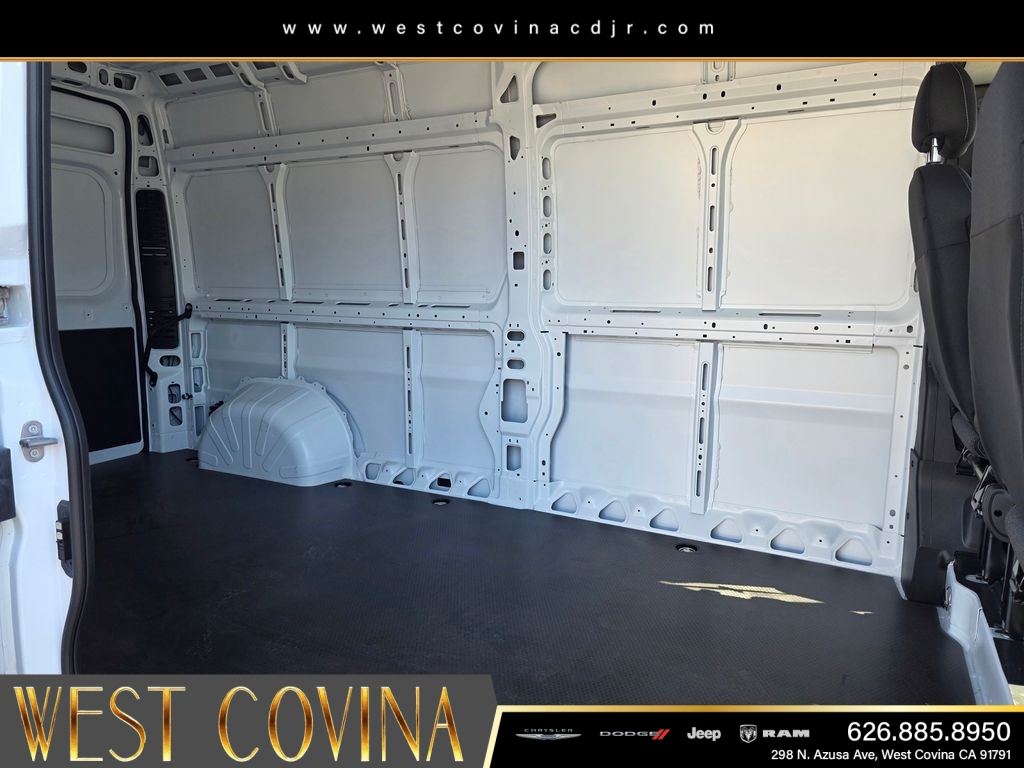 New 2026 Bright White Clearcoat RAM Base image 17