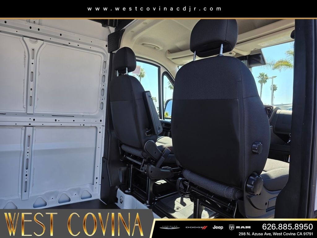 New 2026 Bright White Clearcoat RAM Base image 18
