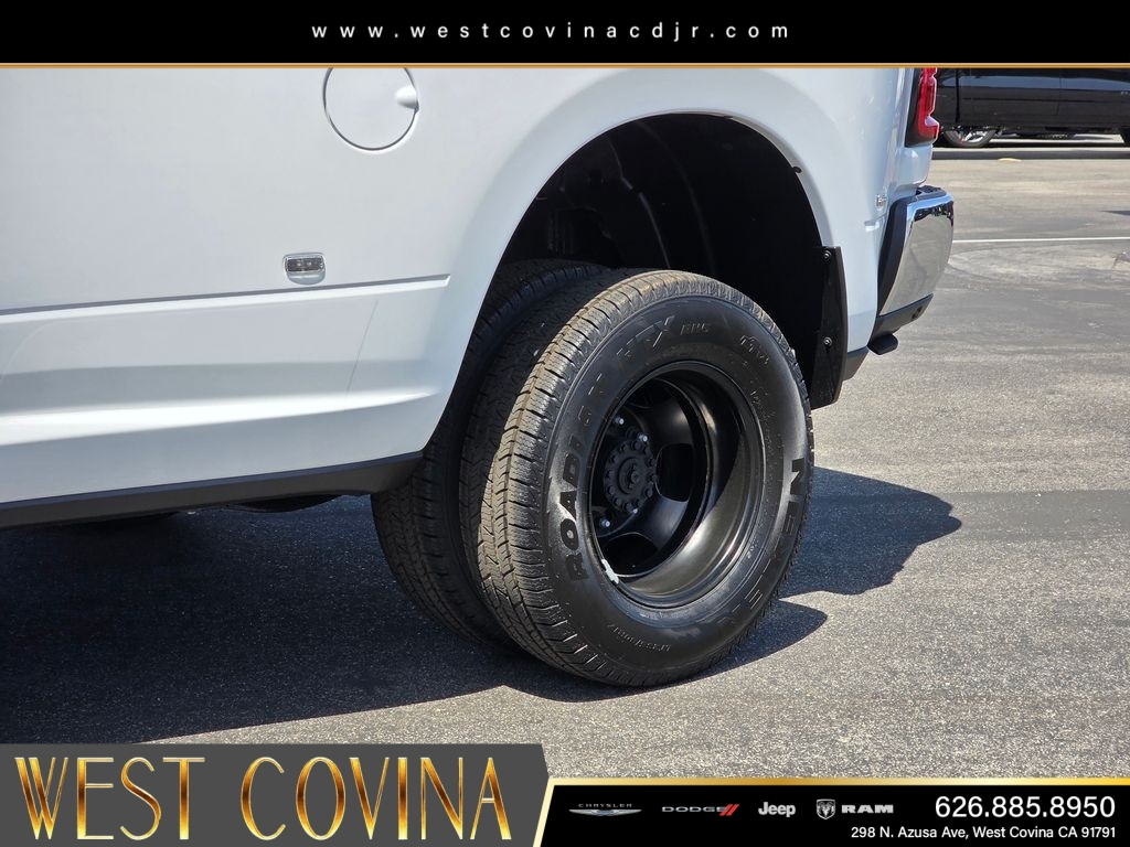 New 2026 Bright White Clear-Coat Exterior Paint RAM Tradesman image 9