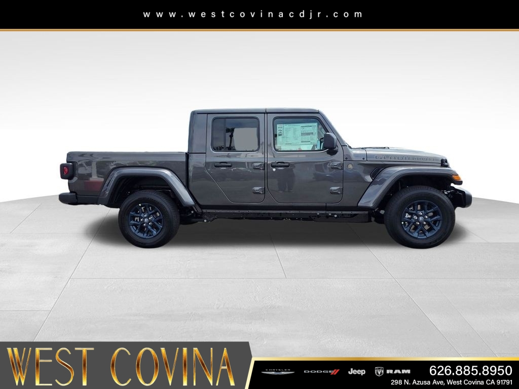 New 2026 Granite Crystal Metallic Clear-Coat Exterior Paint Jeep 85th Anniversary Edition image 4
