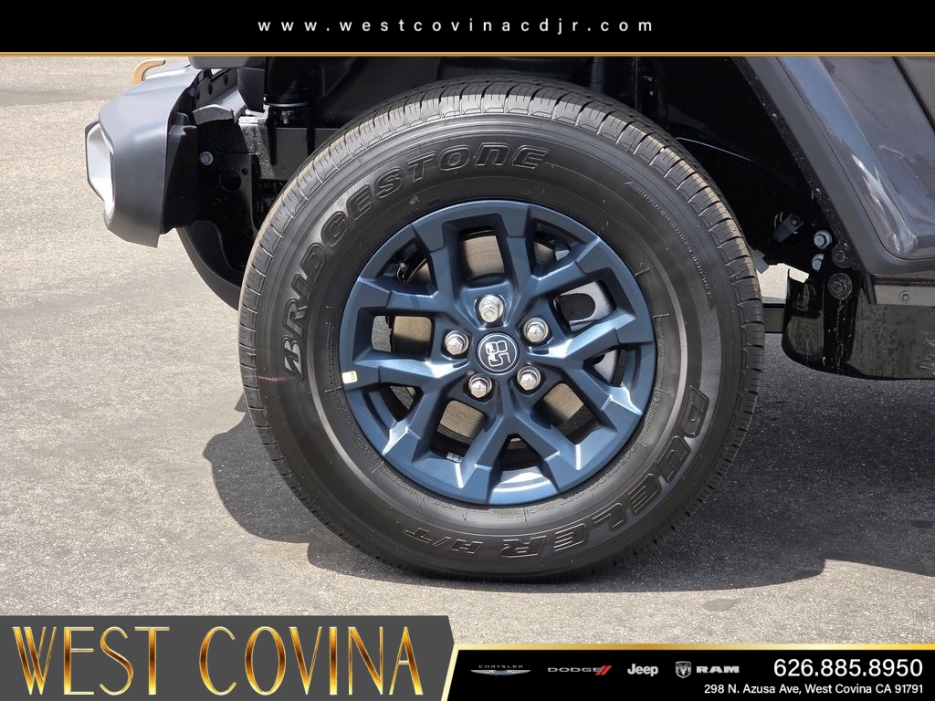 New 2026 Granite Crystal Metallic Clear-Coat Exterior Paint Jeep 85th Anniversary Edition image 9