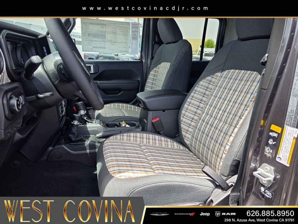 New 2026 Granite Crystal Metallic Clear-Coat Exterior Paint Jeep 85th Anniversary Edition image 15
