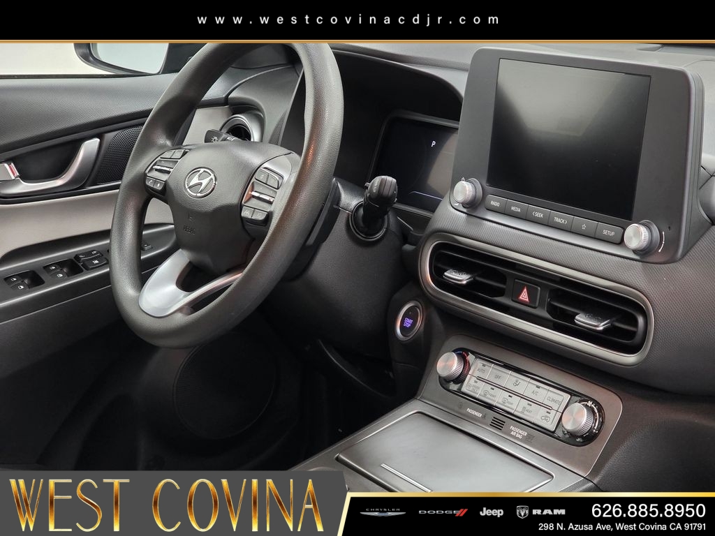 Used 2023 Black Hyundai SE image 11