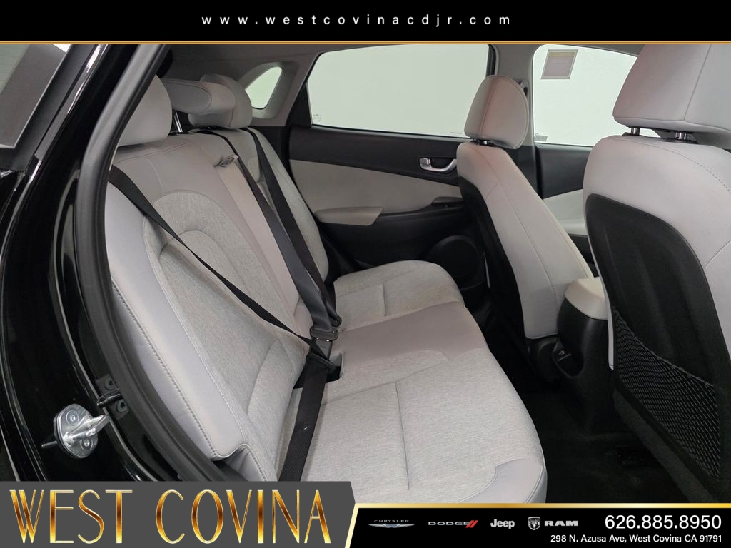 Used 2023 Black Hyundai SE image 14