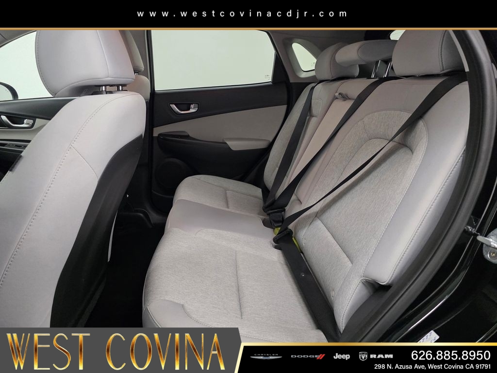 Used 2023 Black Hyundai SE image 19