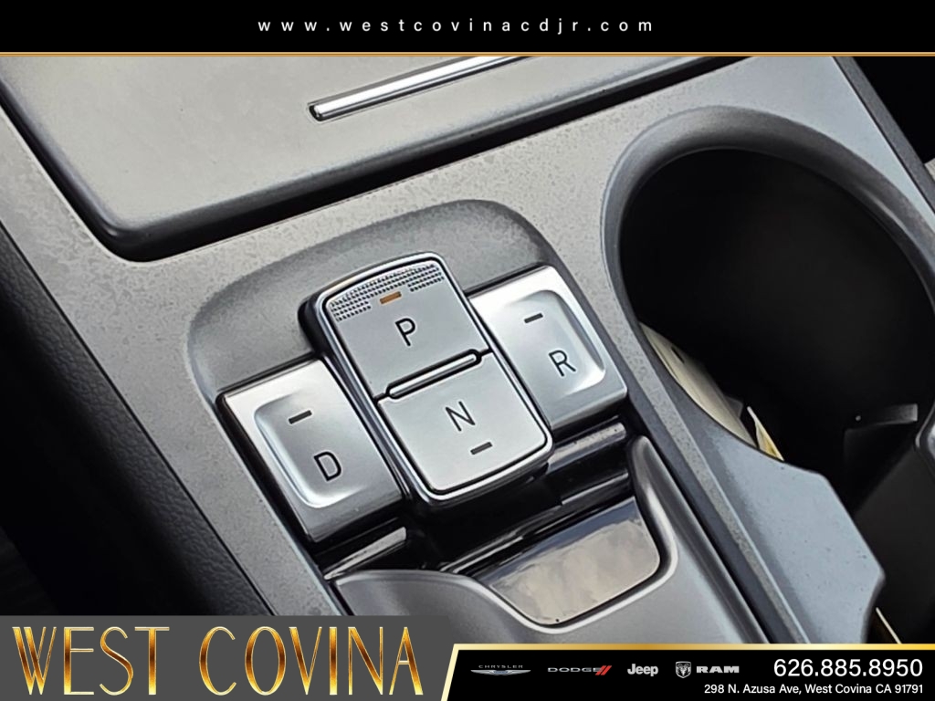 Used 2023 Black Hyundai SE image 28