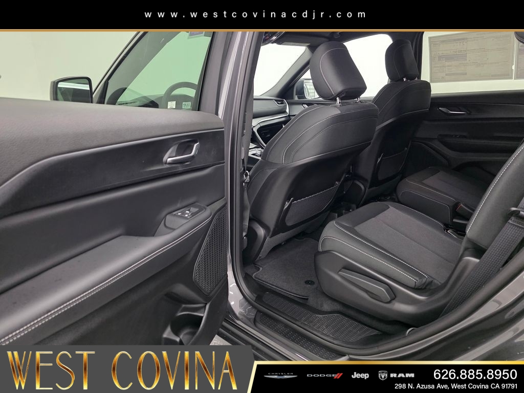New 2026 Baltic Gray Metallic Clear-Coat Exterior Paint Jeep Laredo image 15