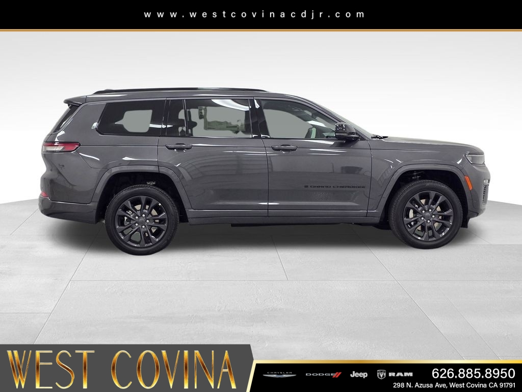 New 2026 Baltic Gray Metallic Clear-Coat Exterior Paint Jeep Limited Reserve image 4