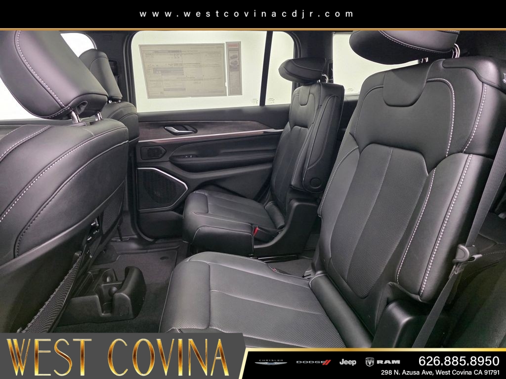 New 2026 Baltic Gray Metallic Clear-Coat Exterior Paint Jeep Limited Reserve image 12