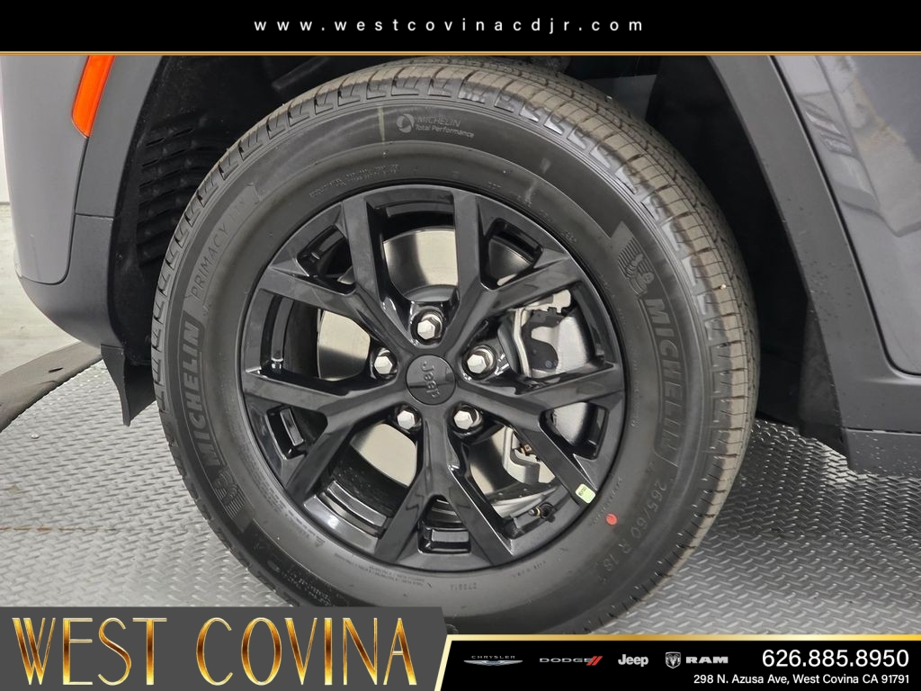 New 2026 Baltic Gray Metallic Clear-Coat Exterior Paint Jeep Laredo image 9