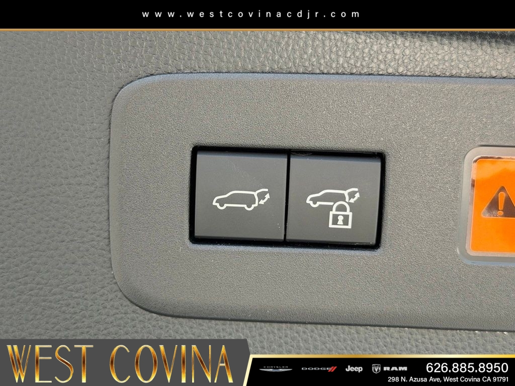 Used 2025 Black Lexus 550 Luxury+ image 15
