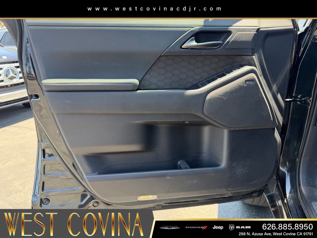 Used 2025 Black Lexus 550 Luxury+ image 18