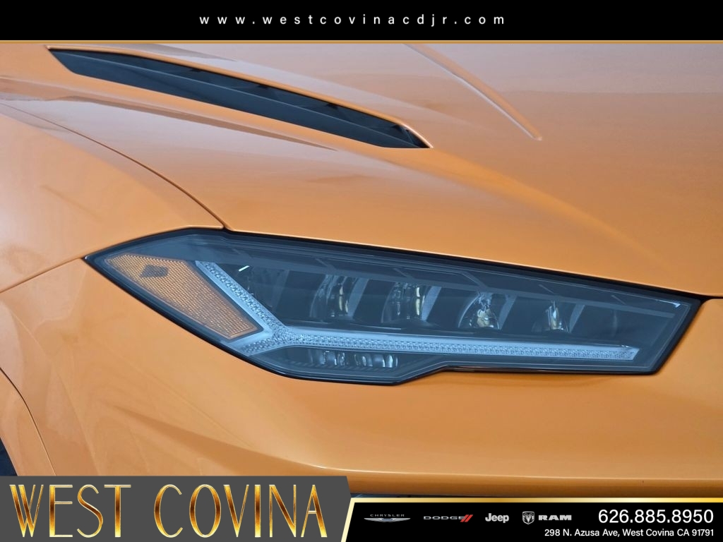 Used 2024  Lamborghini S image 10