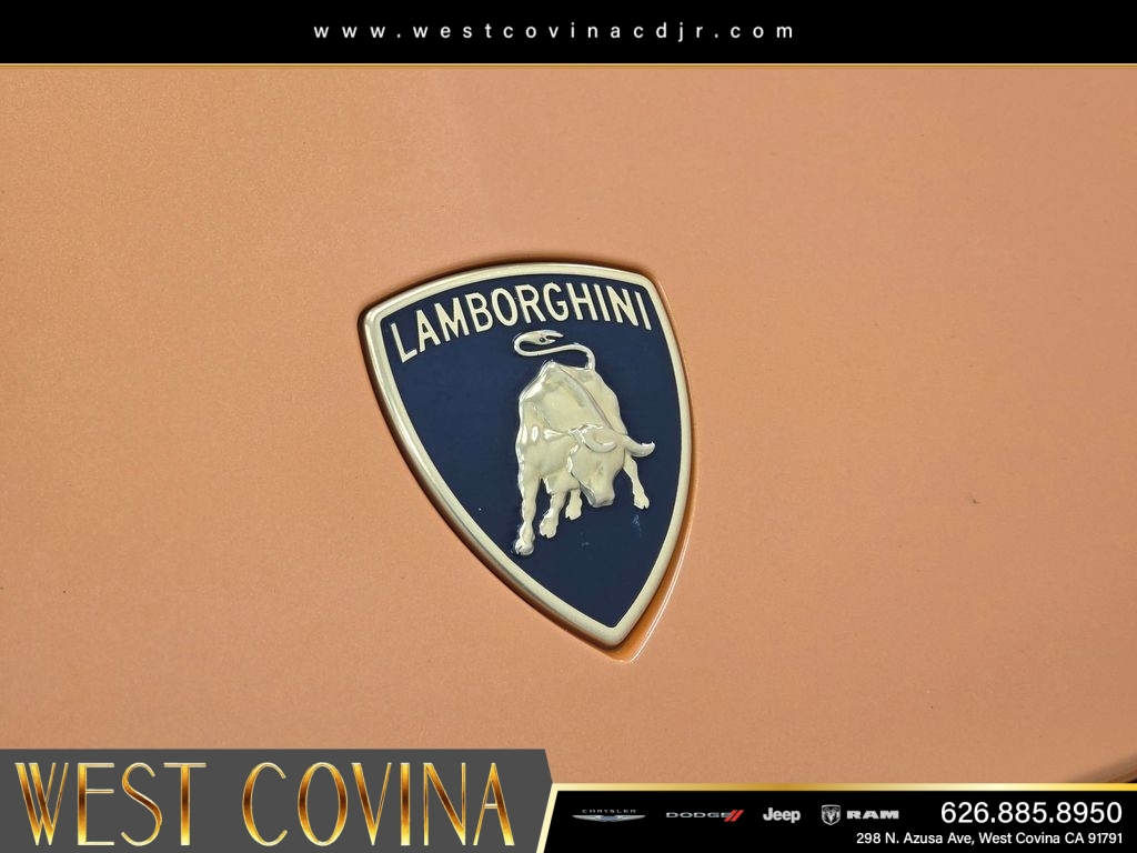 Used 2024  Lamborghini S image 13