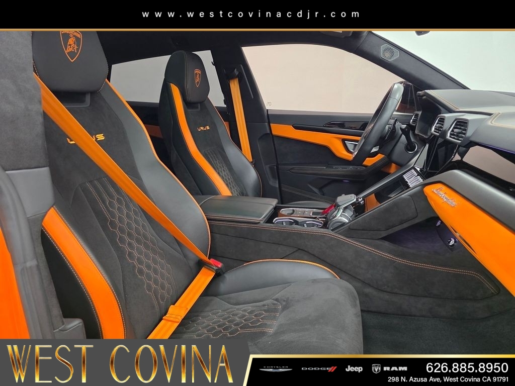 Used 2024  Lamborghini S image 18