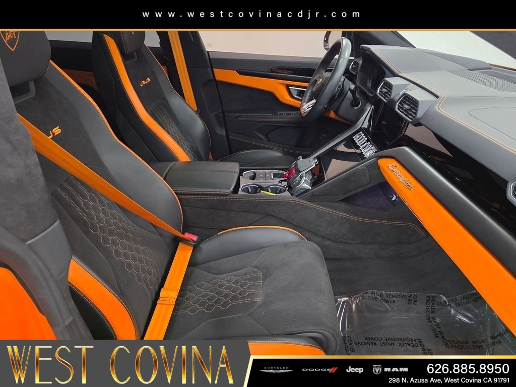 Used 2024  Lamborghini S image 19