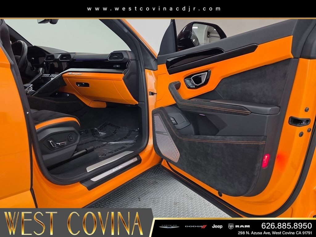 Used 2024  Lamborghini S image 22