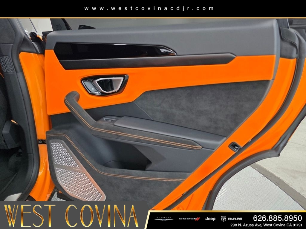 Used 2024  Lamborghini S image 25