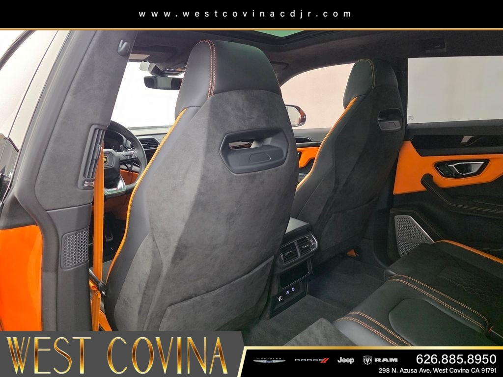 Used 2024  Lamborghini S image 31